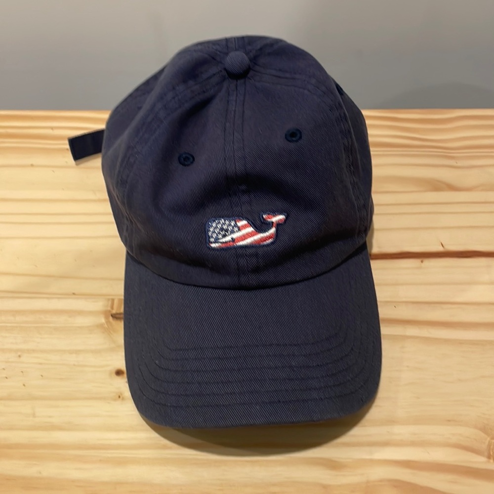 Vineyard vines women hats.